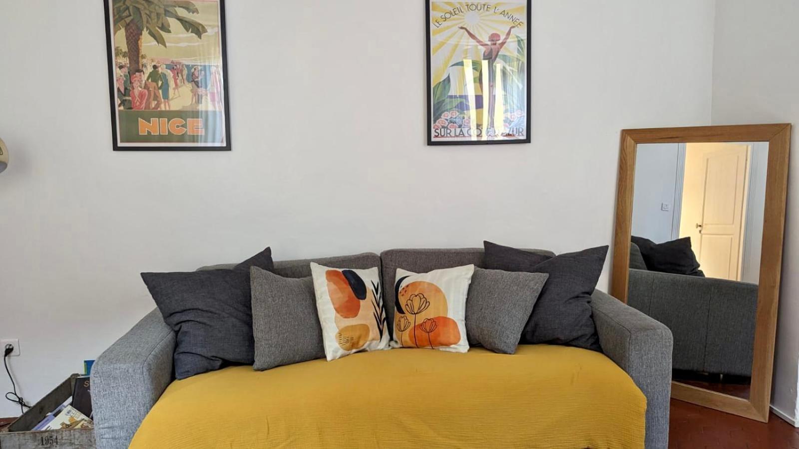 Typique - 2 Bedrooms,Typical Apartment-Old Town Nizza Kültér fotó