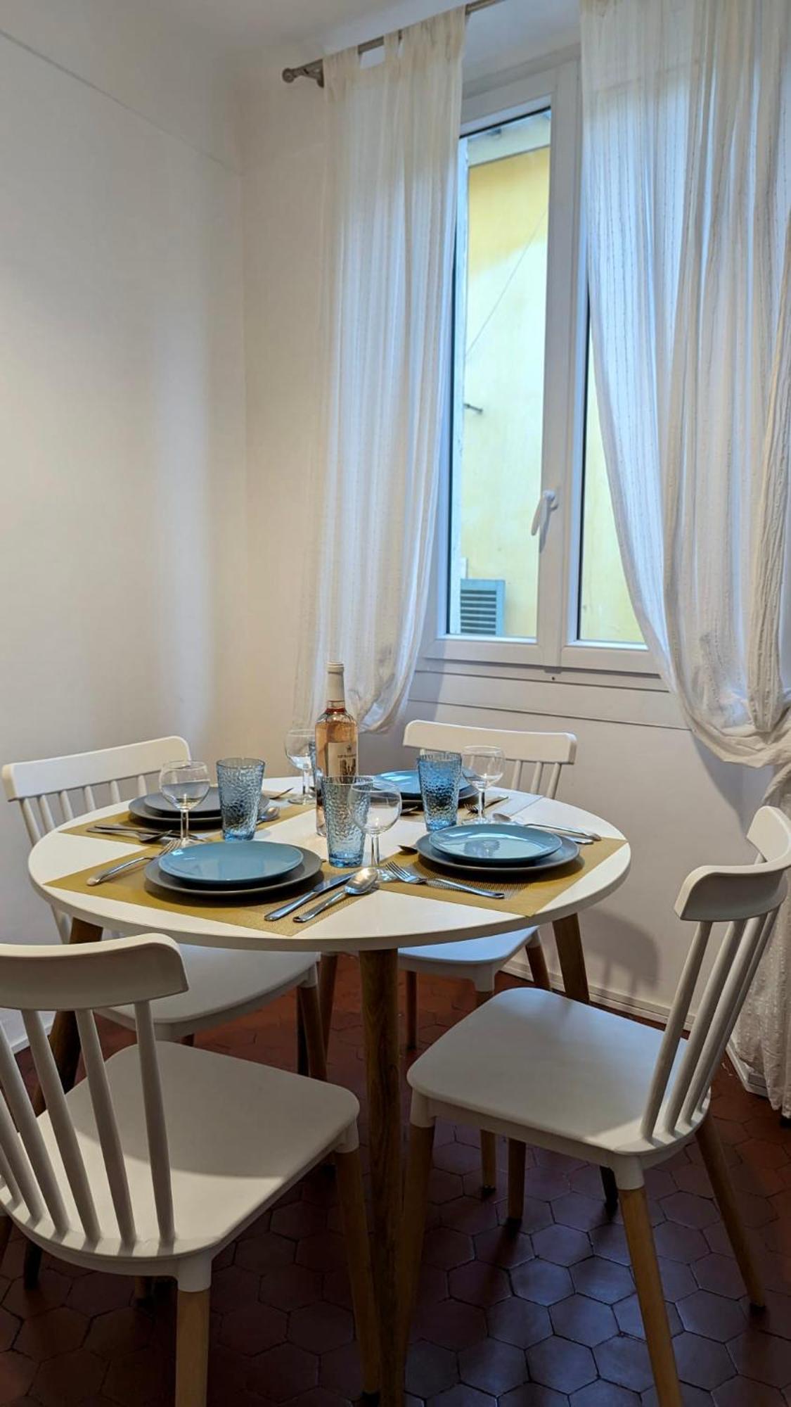 Typique - 2 Bedrooms,Typical Apartment-Old Town Nizza Kültér fotó