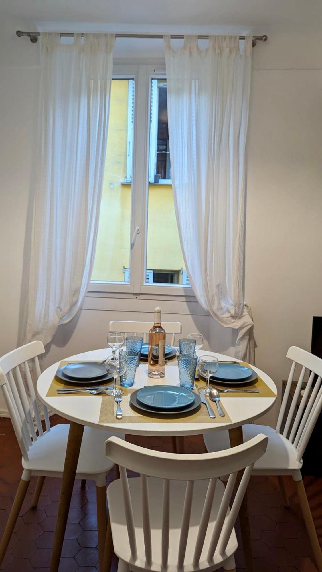 Typique - 2 Bedrooms,Typical Apartment-Old Town Nizza Kültér fotó