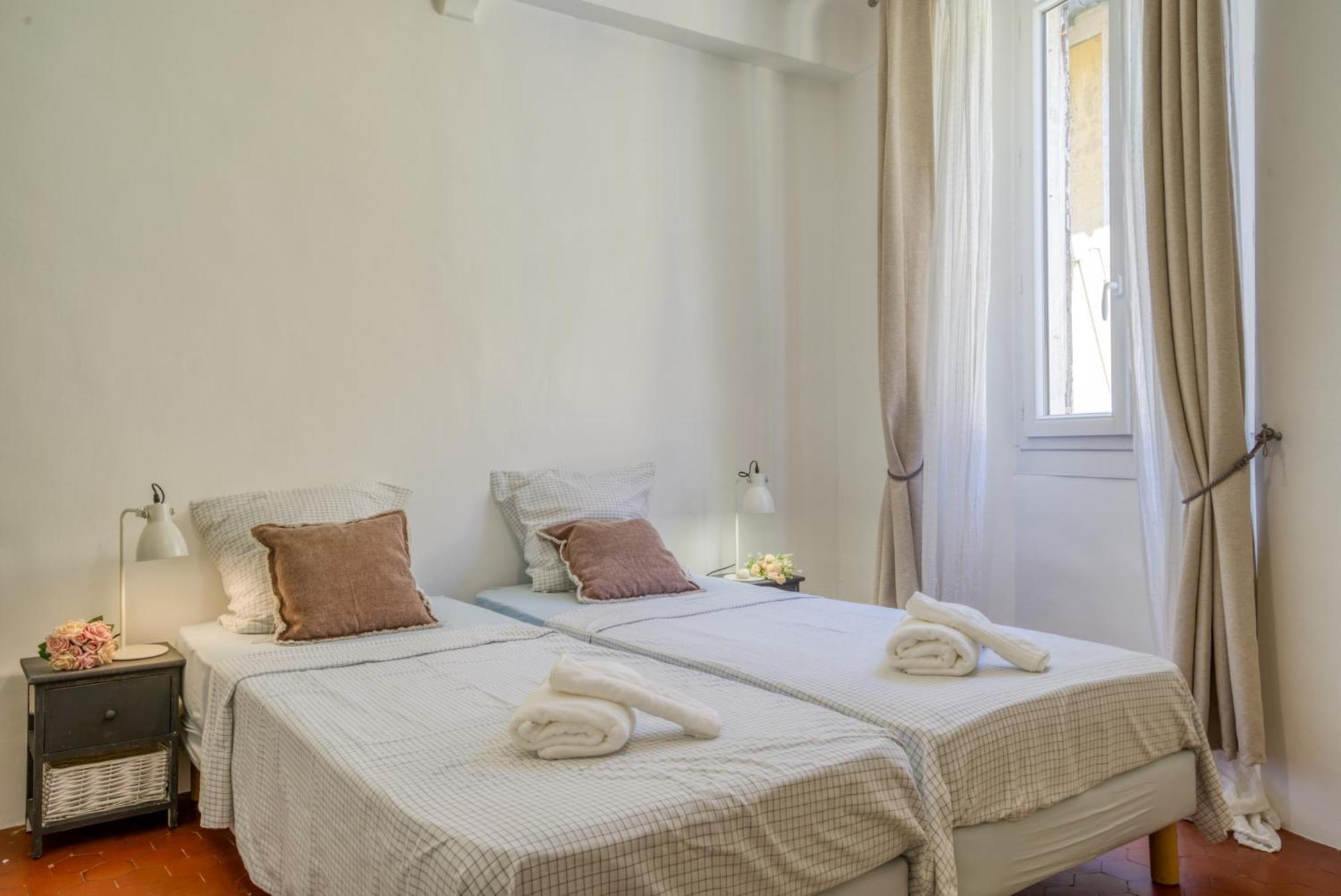 Typique - 2 Bedrooms,Typical Apartment-Old Town Nizza Kültér fotó