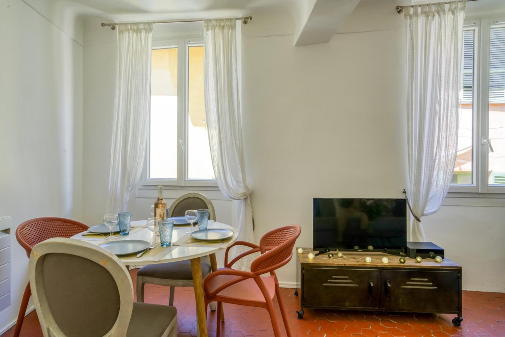 Typique - 2 Bedrooms,Typical Apartment-Old Town Nizza Kültér fotó