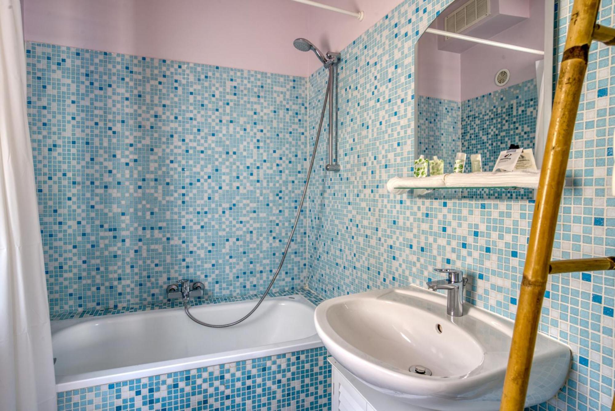 Typique - 2 Bedrooms,Typical Apartment-Old Town Nizza Kültér fotó