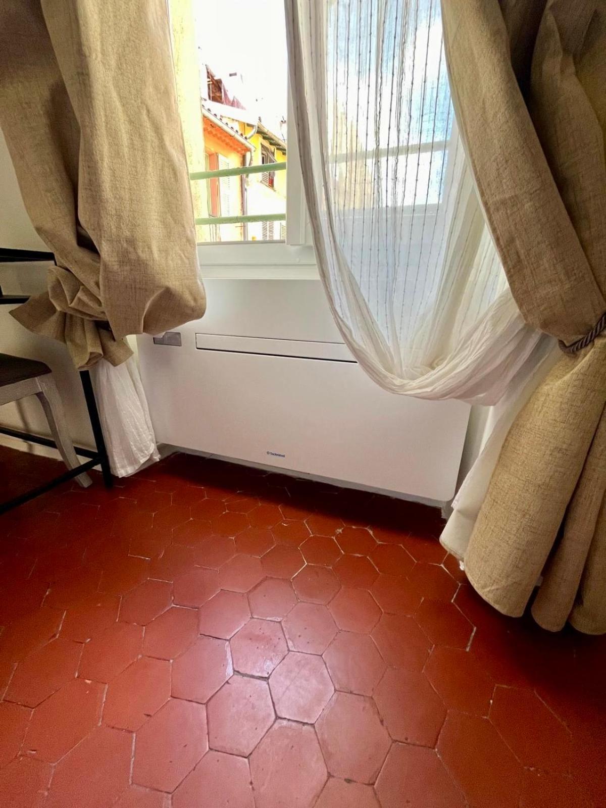 Typique - 2 Bedrooms,Typical Apartment-Old Town Nizza Kültér fotó