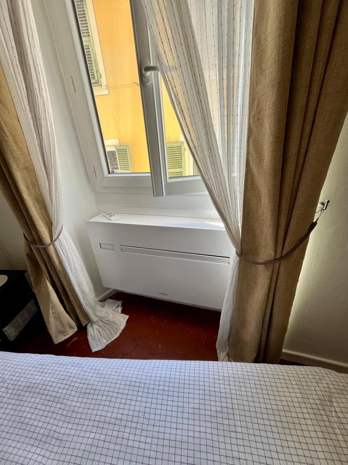 Typique - 2 Bedrooms,Typical Apartment-Old Town Nizza Kültér fotó